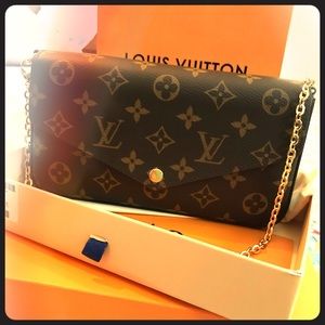 Beautiful L•V• 3 piece mini!